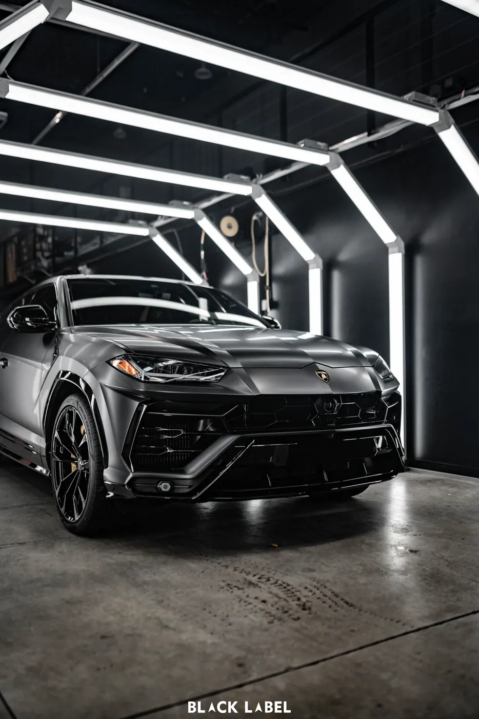 Lamborghini Urus — Satin Black